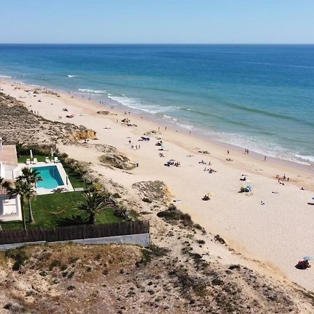 Charming Beachside Apartment- The Perfect Getaway! Albufeira Exterior photo