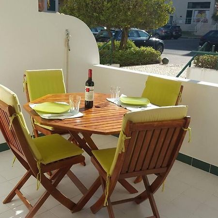 Charming Beachside Apartment- The Perfect Getaway! Albufeira Exterior photo
